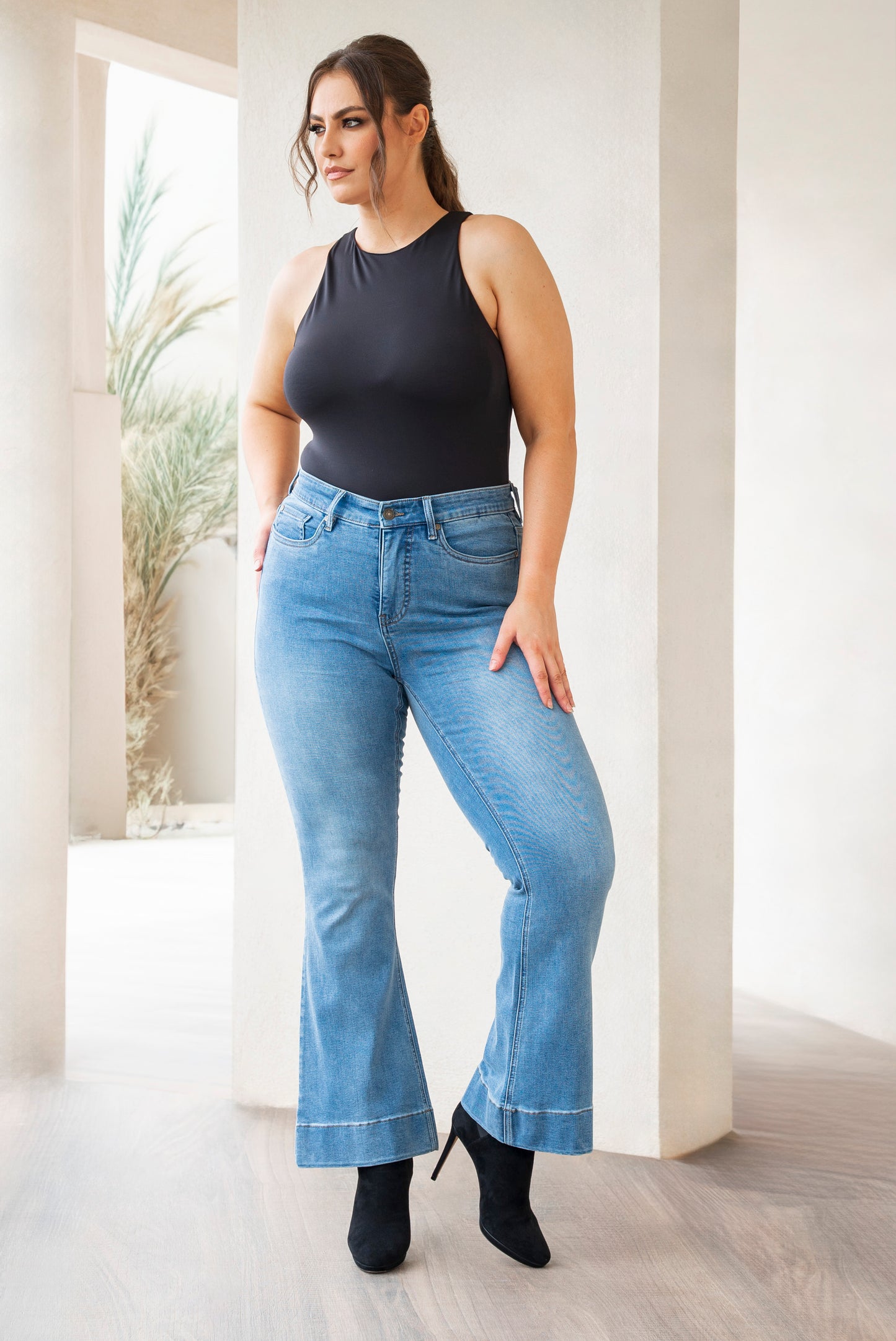 Fox Factor Flare Jeans in Manila Blue