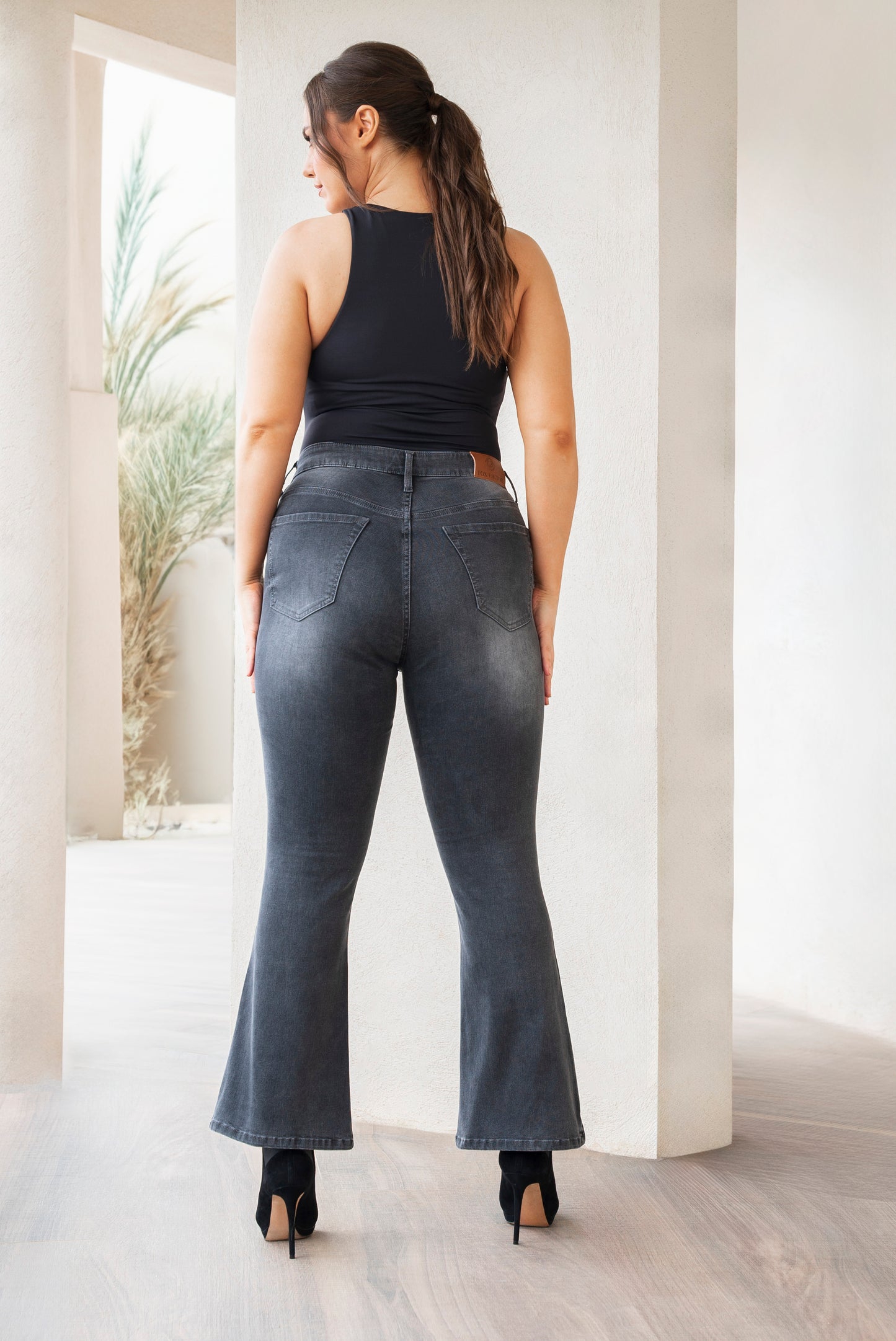 Fox Factor Flare Jeans in Rome Black