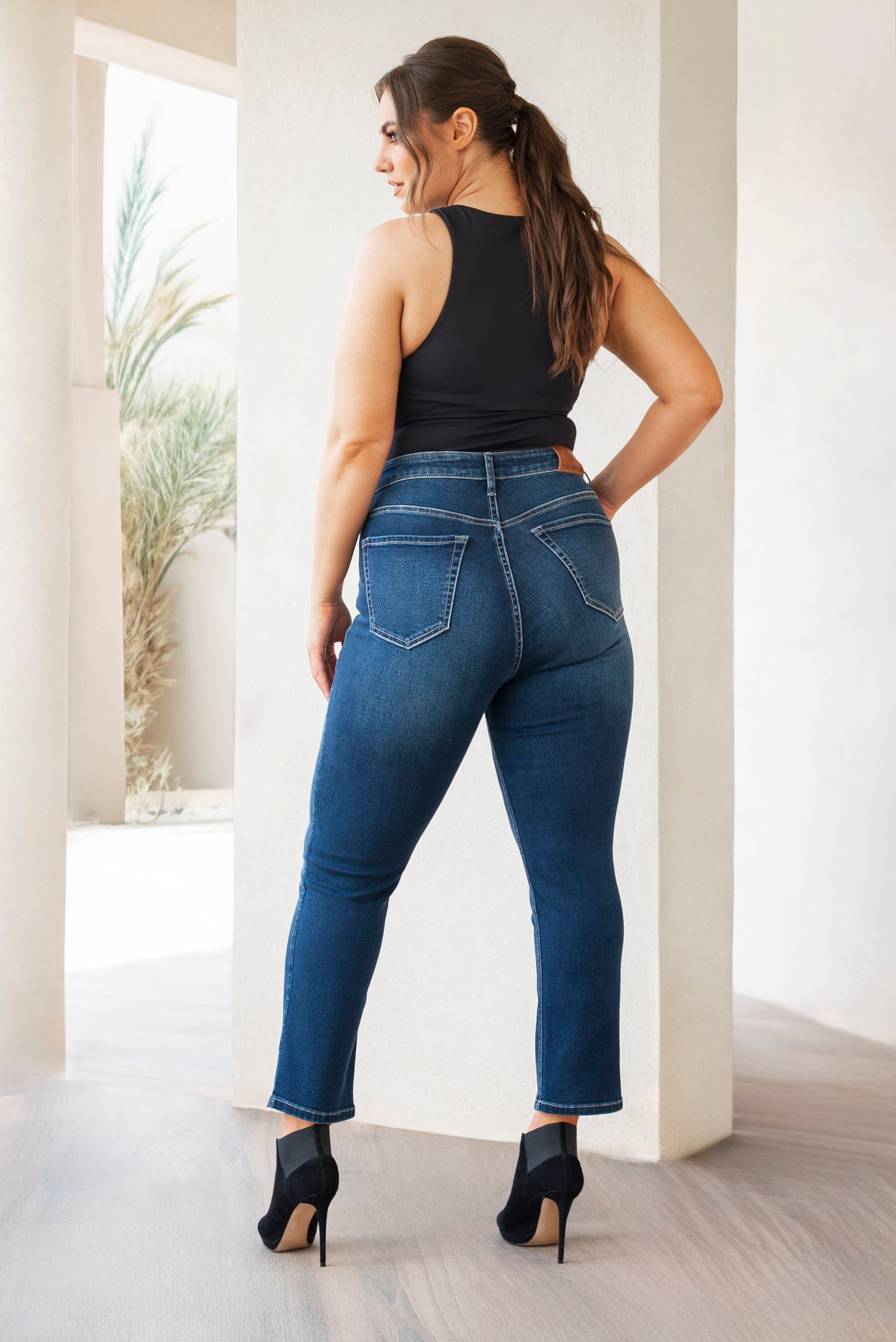 Fox Factor Straight Jeans in Athens Blue